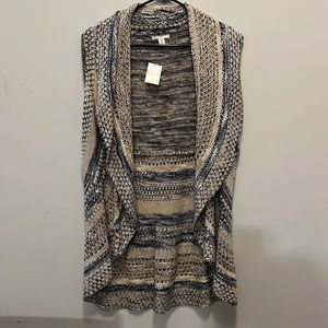 C Est. 1946 short sleeve cardigan/shawl. Tan & Navy. Size Medium.